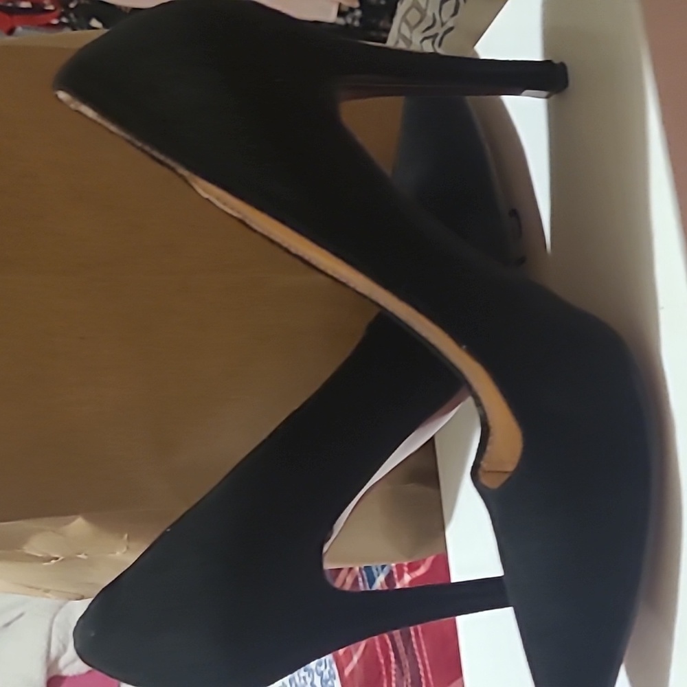 CHRISTIAN LOUBOUTIN PUMPS size 41 (9 or 10) - Picture 2 of 6